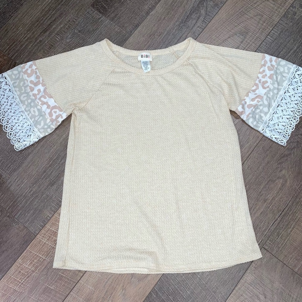 Bibi Beige Blouse Lace Animal Print Woman’s Small
